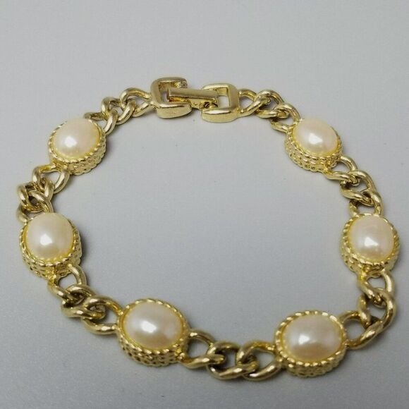 Vintage Ann Taylor Faux Pearl and Gold Tone Chain Panel Bracelet, Signed 80s - Picture 1 of 7